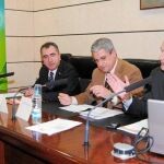 El consejero Campos, junto al presidente de Croem, Miguel del Toro, y el de Aema-rm, Francisco Javier Hurtado