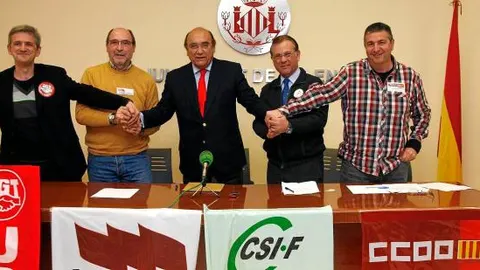Valencia firma un convenio «austero» sin despidos y sin subidas salariales