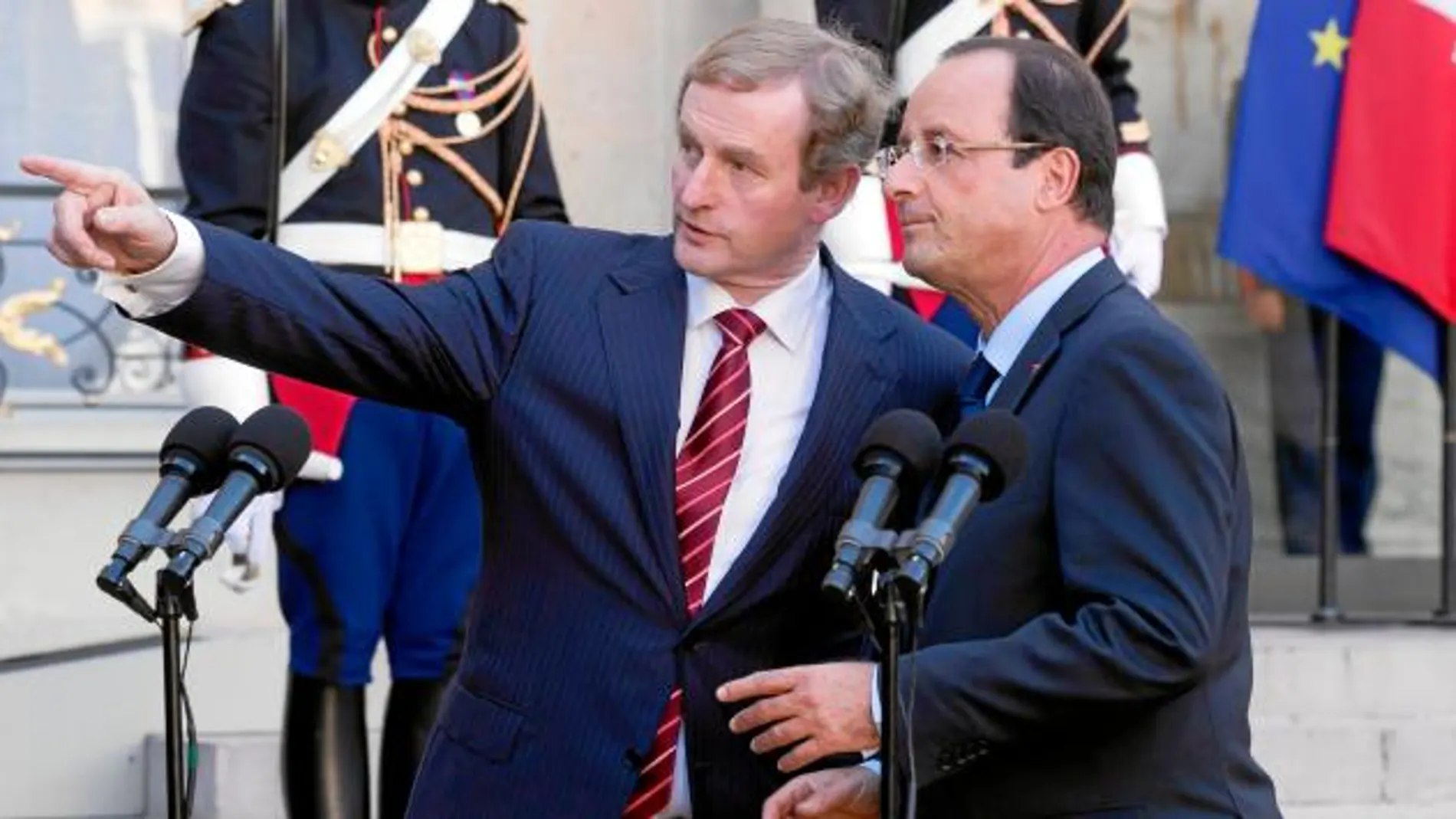El presidente francés, François Hollande, durante su comparecencia de ayer junto al premier irlandés, Ensa Kenny