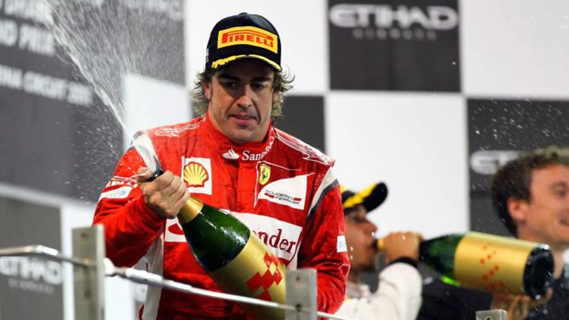 Alonso celebrando su segundo puesto