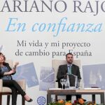 Sáenz de Santamaría y Fernández, durante la presentación del libro, en la que también participó Raúl Briongos