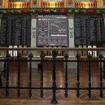 El Ibex pierde los 8700 puntos tras caer un 126 %