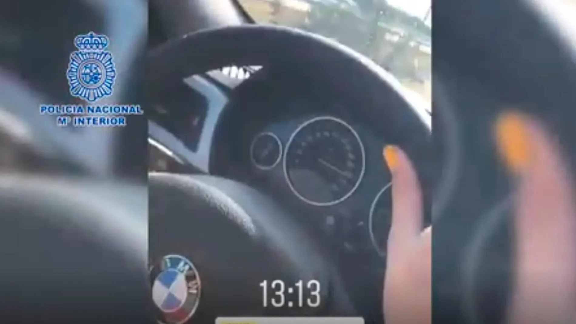 Captura de pantalla del vídeo que la joven subió conduciendo