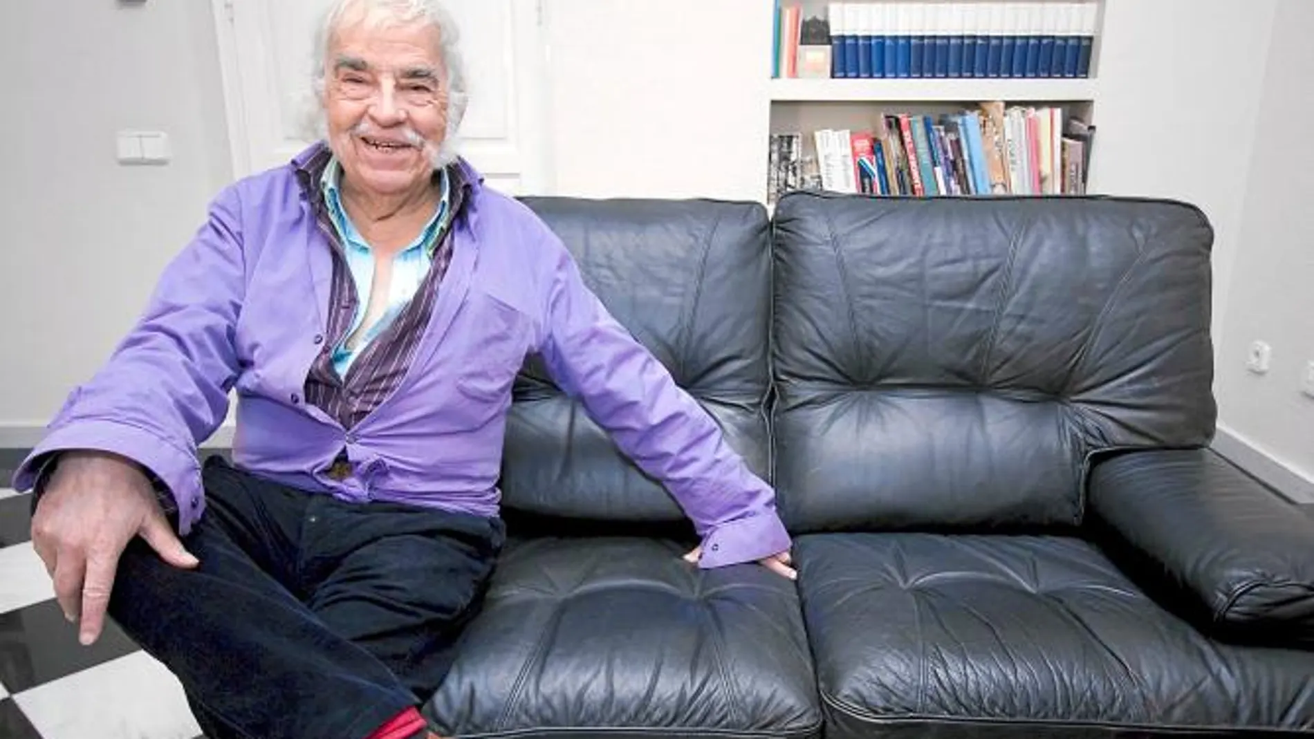Cada miércoles, García-Calvo se dejaba caer por el Ateneo. No perdonaba su tertulia de las ocho y media