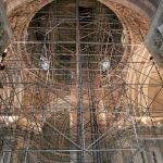 Los andamios de las obras han permitido crear pasarelas para que el público aprecie todos los detalles de la rehabilitación del convento