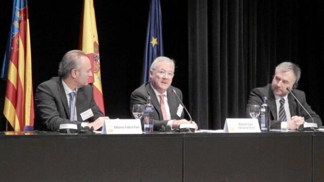 Alberto Fabra, Ramón Luis Valcárcel y Marek Wozniak, ayer durante la celebración de las jornadas en la Comunidad Valenciana