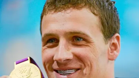 Ryan Lochte el surfero feliz