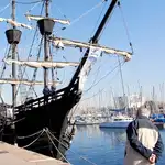  Nao Victoria atraca en el puerto de Barcelona