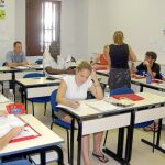 Estudiantes extranjeros aprenden español en la Universidad de Salamanca
