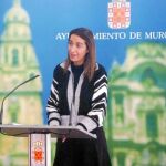 La concejal de Seguridad y Recursos Humanos del Ayuntamiento de Murcia, Nuria Fuentes, ayer, en el Moneo