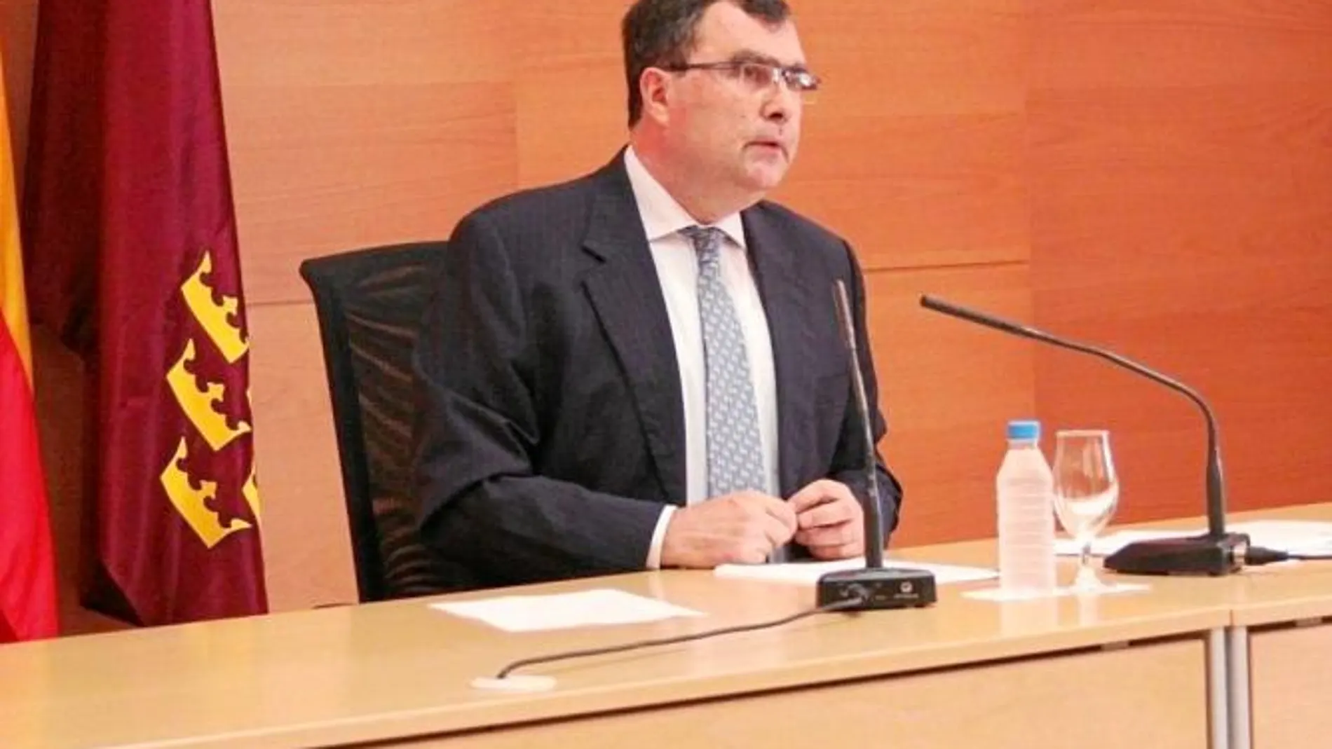El consejero de Universidades, Empresa e Investigación, José Ballesta