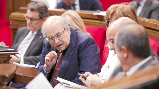 Mas-Colell, que comparecerá hoy ante el Parlament para explicar los impagos a centros concertados, pidió disculpas