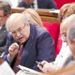 Mas-Colell, que comparecerá hoy ante el Parlament para explicar los impagos a centros concertados, pidió disculpas