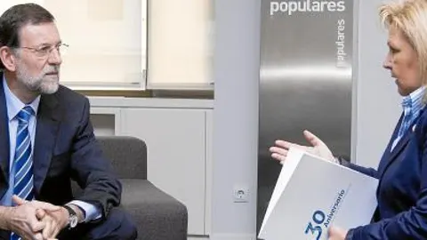 Rajoy recibió ayer en su despacho de Génova a la presidenta de la AVT, Ángeles Pedraza, para analizar la situación tras el comunicado de ETA
