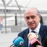 Fernández avisó desde el puerto de Barcelona que para superar la crisis hay que invertir en infraestructuras