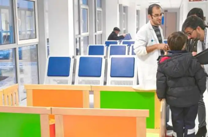Las guardias “inhumanas” de los médicos por 18 euros la hora: llegan a hacer turnos de 24 horas trabajando