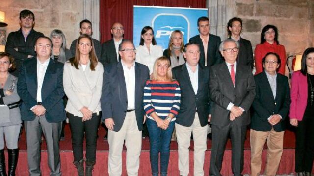 Foto de familia de los candidatos del PP al Senado y al Congreso d elos Diputados