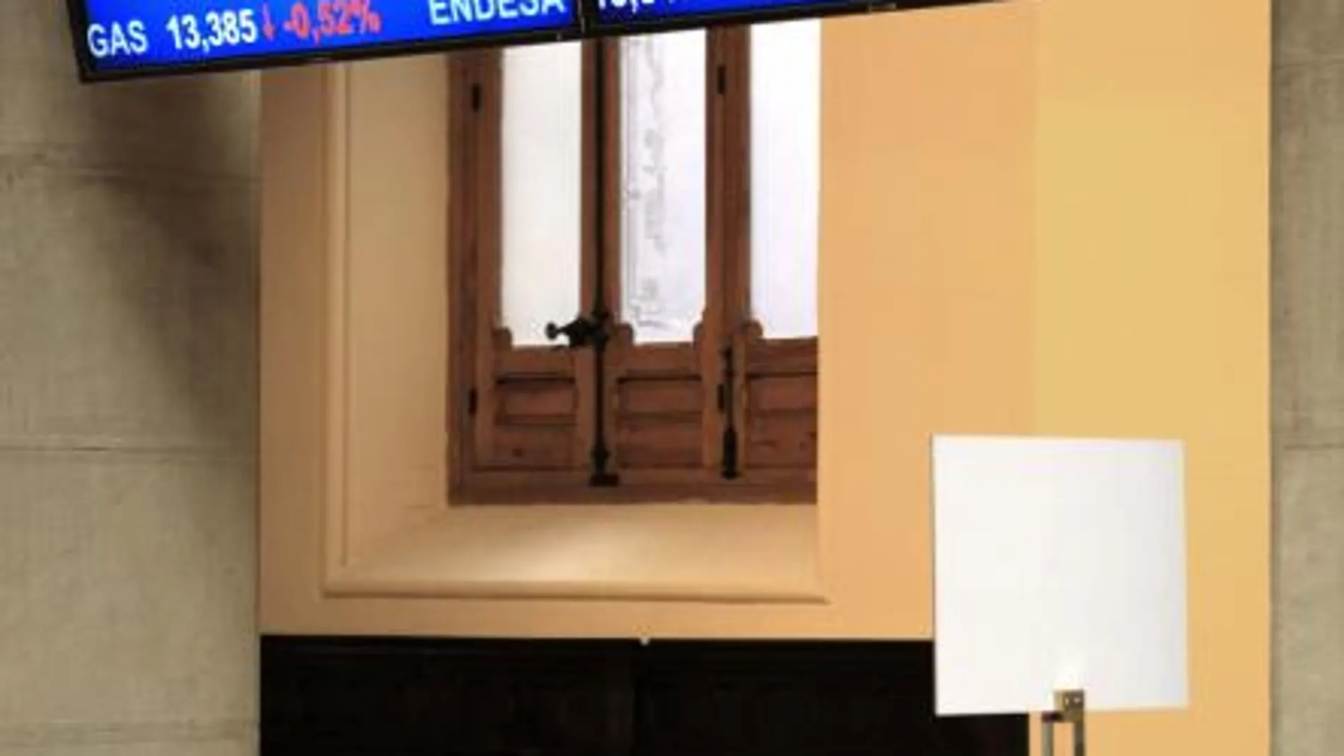 La caída de los bancos y Red Eléctrica Española hunde el Ibex un 255%