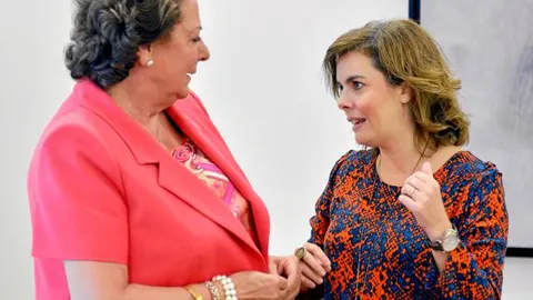Barberá pide a Sáenz de Santamaría una solución para el barrio de El Cabanyal