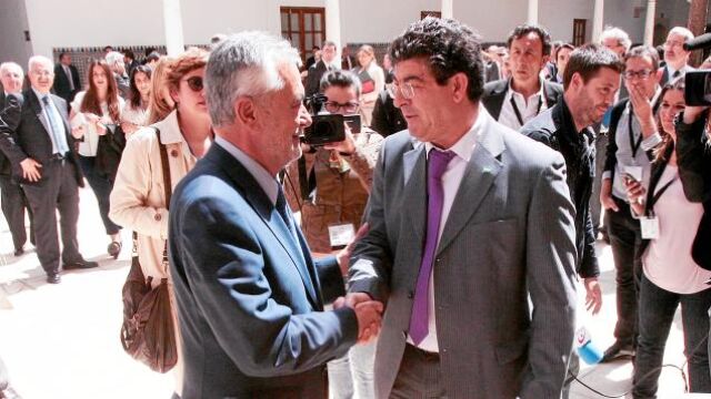José Antonio Griñán conversa con su vicepresidente, Diego Valderas