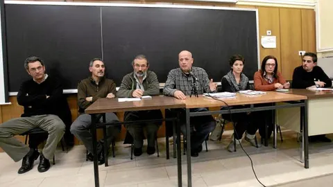 Miembros de la recién creada Plataforma en Defensa de la Sanidad Pública, ayer en Valladolid