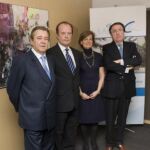 (De izquierda a derecha): Enrique Perez Castro, Director Médico, Manuel Ajuria, responsable del Departamento de Cirugía Cardiovascular, Isabel Rivera, responsable de la Unidad de Hemodinámica, y Elías Durán, responsable del SACI