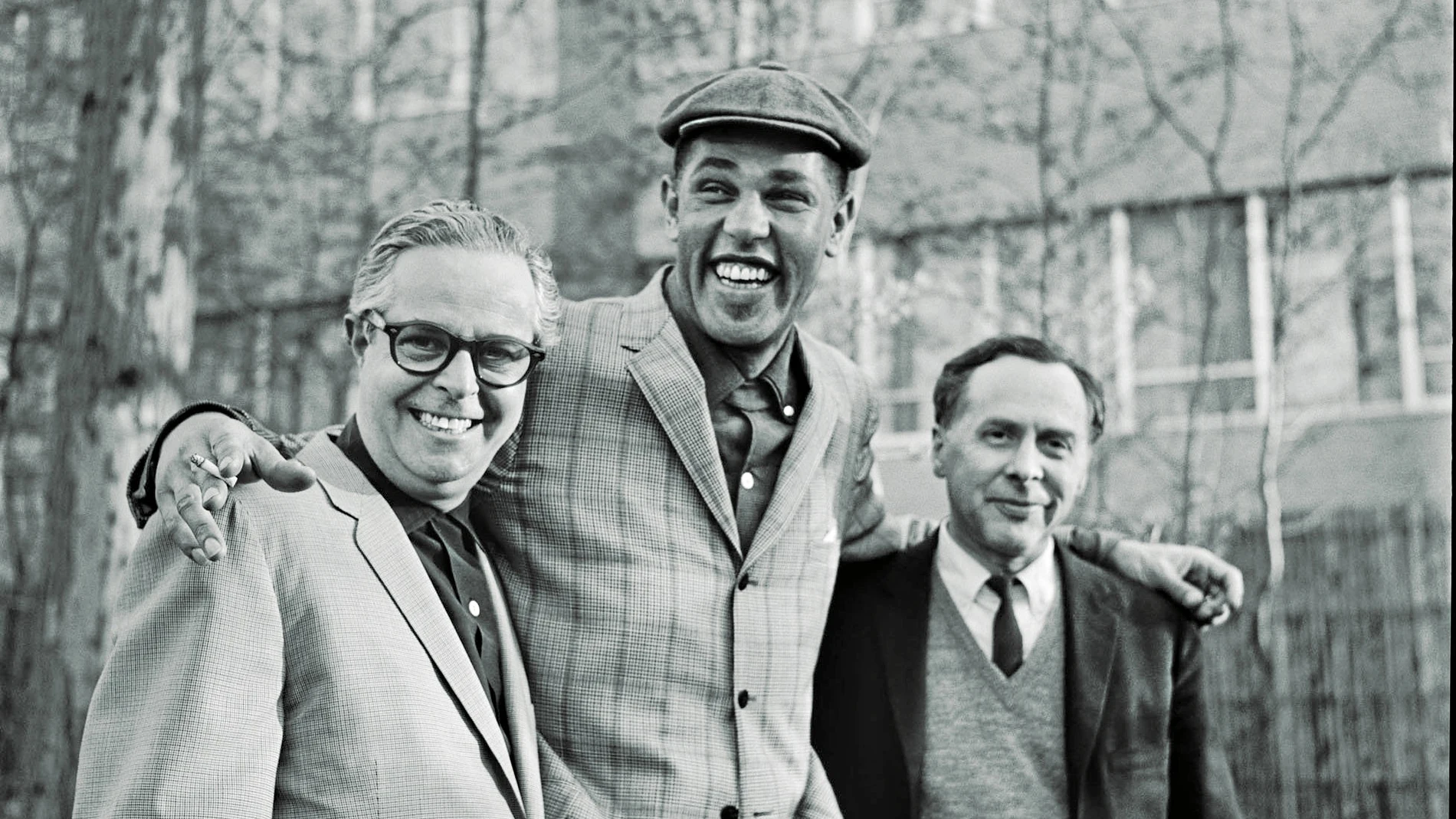 Los fundadores de Blue Note, Alfred Lion (izquierda) y Francis Wolff, junto a Dexter Gordon (en el centro), uno de los grandes con los que trabajaron
