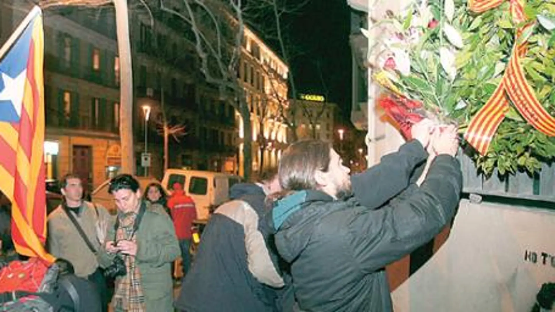 El Ayuntamiento de Barcelona permite la ofrenda a un terrorista de Terra Lliure