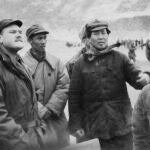 Mao Ze Dong junto al periodista de Associated Press John Roderick el 27 de enero de 1946. Ocho meses después, triunfaba la revolución.