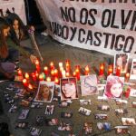 Familiares y amigos de Rocío, Cristina, Katia y Belén rindieron un homenaje a las jóvenes fallecidas en el Madrid Arena y exigieron justicia