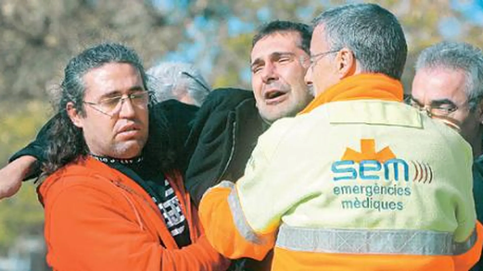 Dolor y rabia en el funeral por los cuatro niños fallecidos en Sant Boi