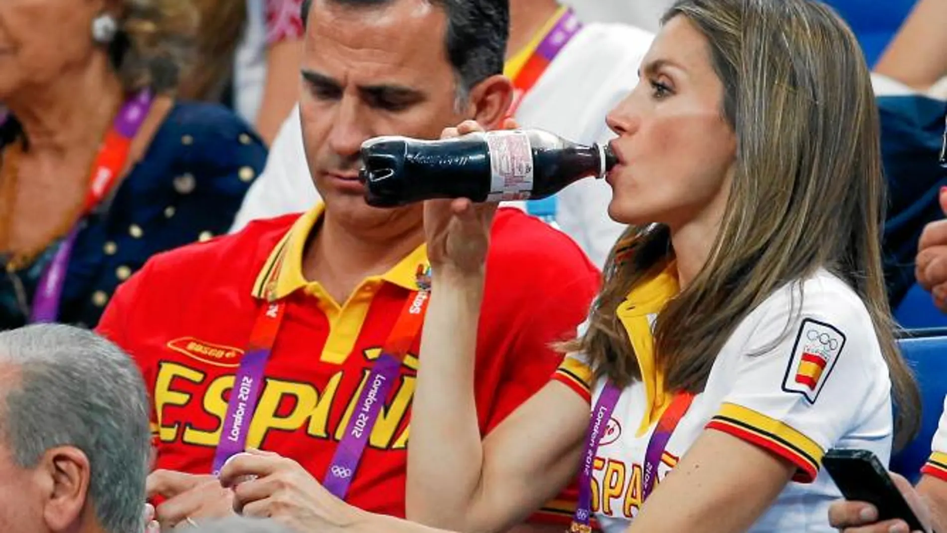 Don Felipe y Doña Letizia, ayer, durante el partido de la Selección Olímpica de Baloncesto