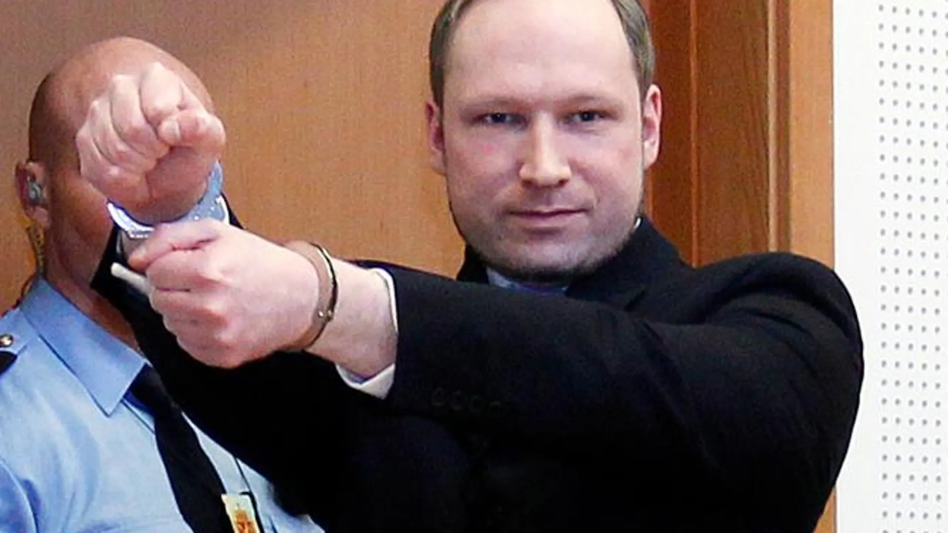 Los expertos concluyen que falló el operativo policial en la matanza de Breivik