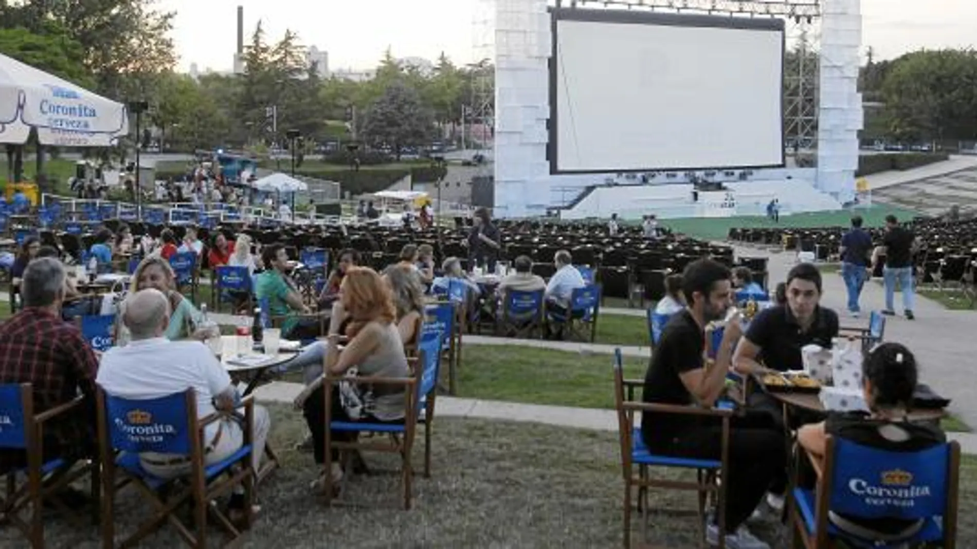 Sábado de música cine y surf