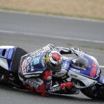Lorenzo se impone en Francia con Rossi en la segunda plaza