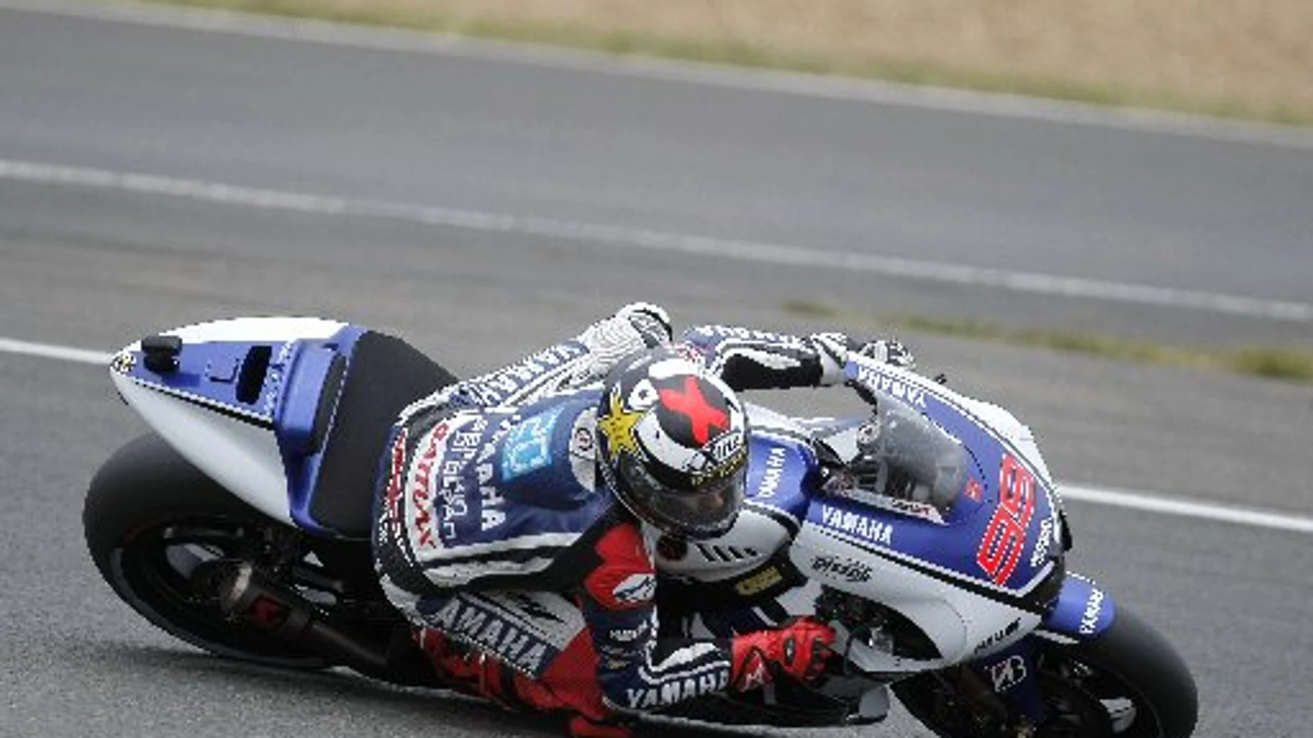Lorenzo se impone en Francia con Rossi en la segunda plaza