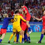 Las jugadoras estadounidenses celebran su victoria este martes durante el partido de semifinal de la Copa Mundial Femenina de la FIFA 2019 entre las selección inglesa y la selección estadounidense