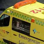 Una ambulancia de soporte vital trasladó al Hospital de Ávila a una de las heridas