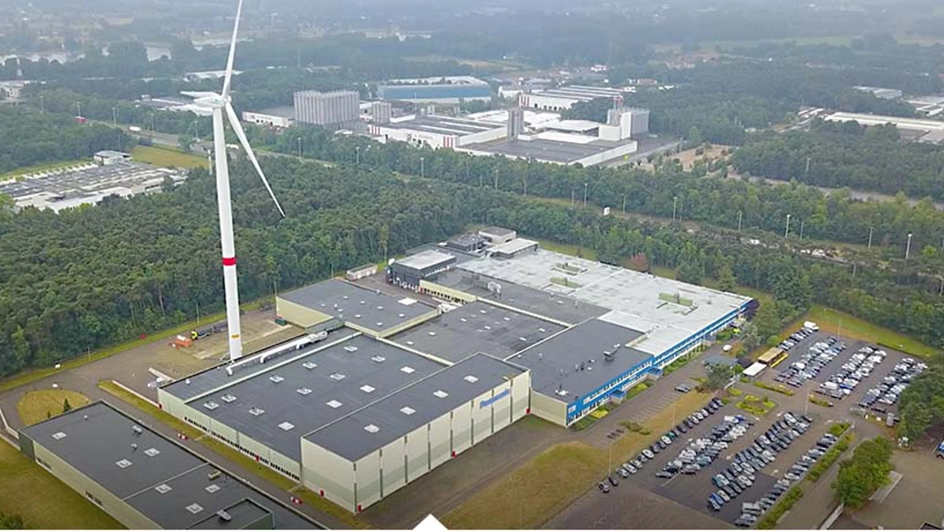 La planta de Tessenderlo (Bélgica) tiene su propio generador eólico de 2 MW desde 2016.