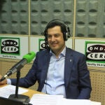 El presidente de la Junta, Juanma Moreno, momentos antes de la entrevista
