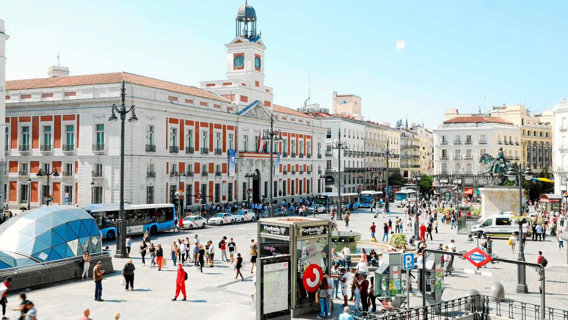 La Puerta del Sol es el lugar más transitado de la ciudad, por el que diariamente pasan cerca de 50.000 personas / Foto: Gonzalo Pérez