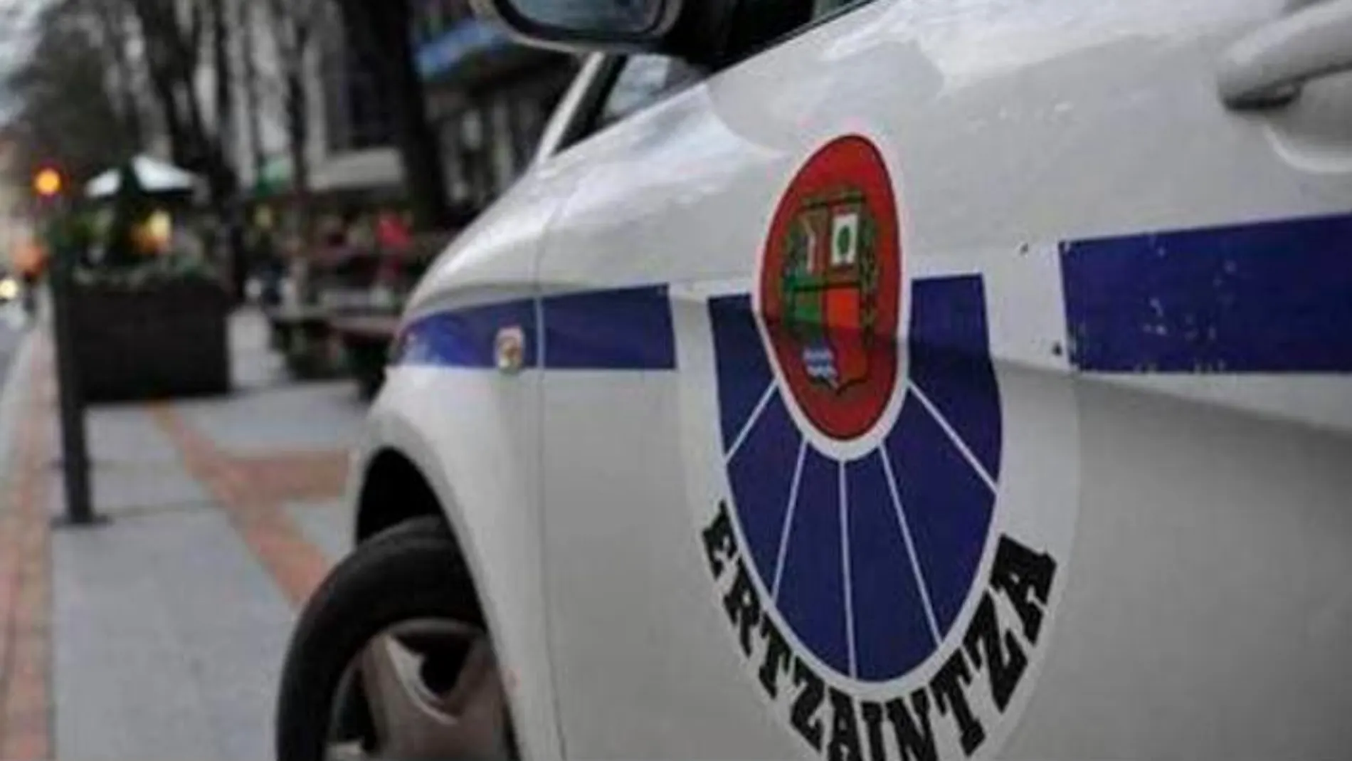 La investigación de la Ertzaintza, en colaboración con la policía municipal de Bilbao, ha permitido localizar y arrestar de madrugada a seis hombres. (Archivo)