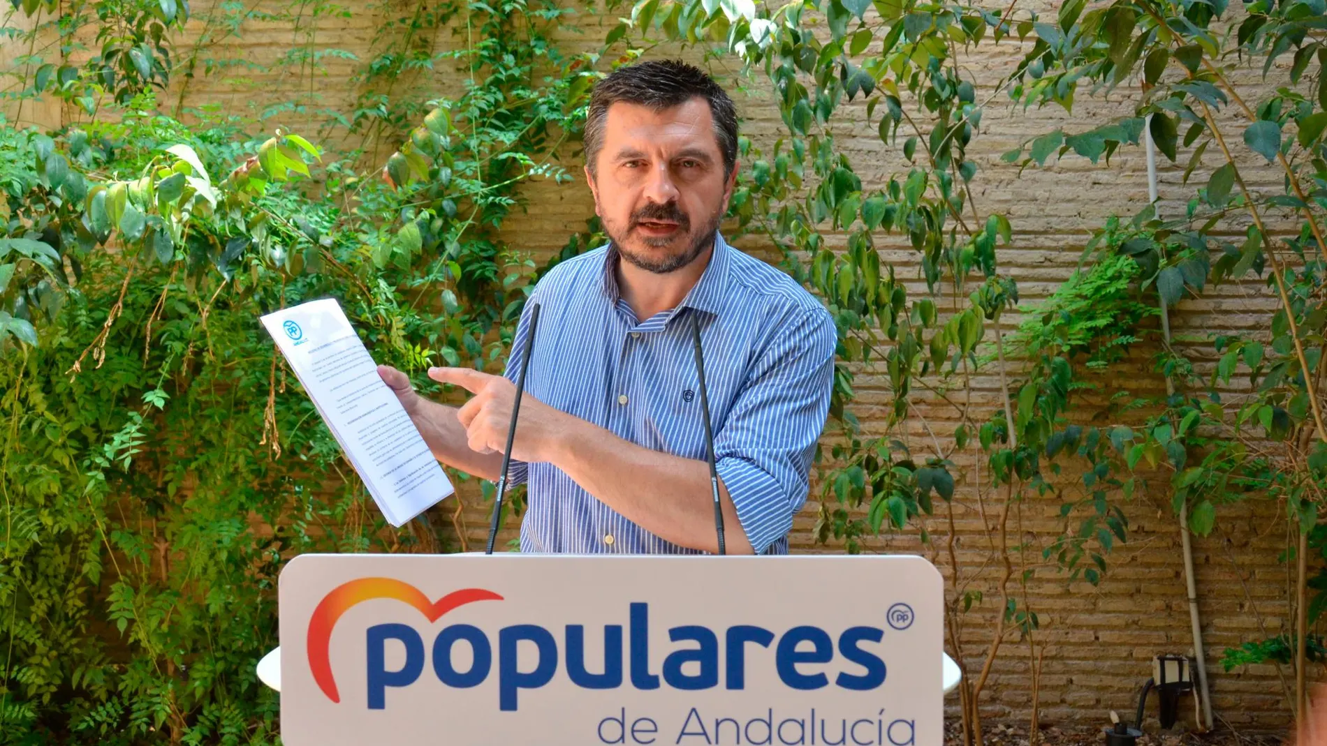 El vicesecretario general del PP-A, Toni Martín, ayer en la sede regional del partido / Foto: La Razón