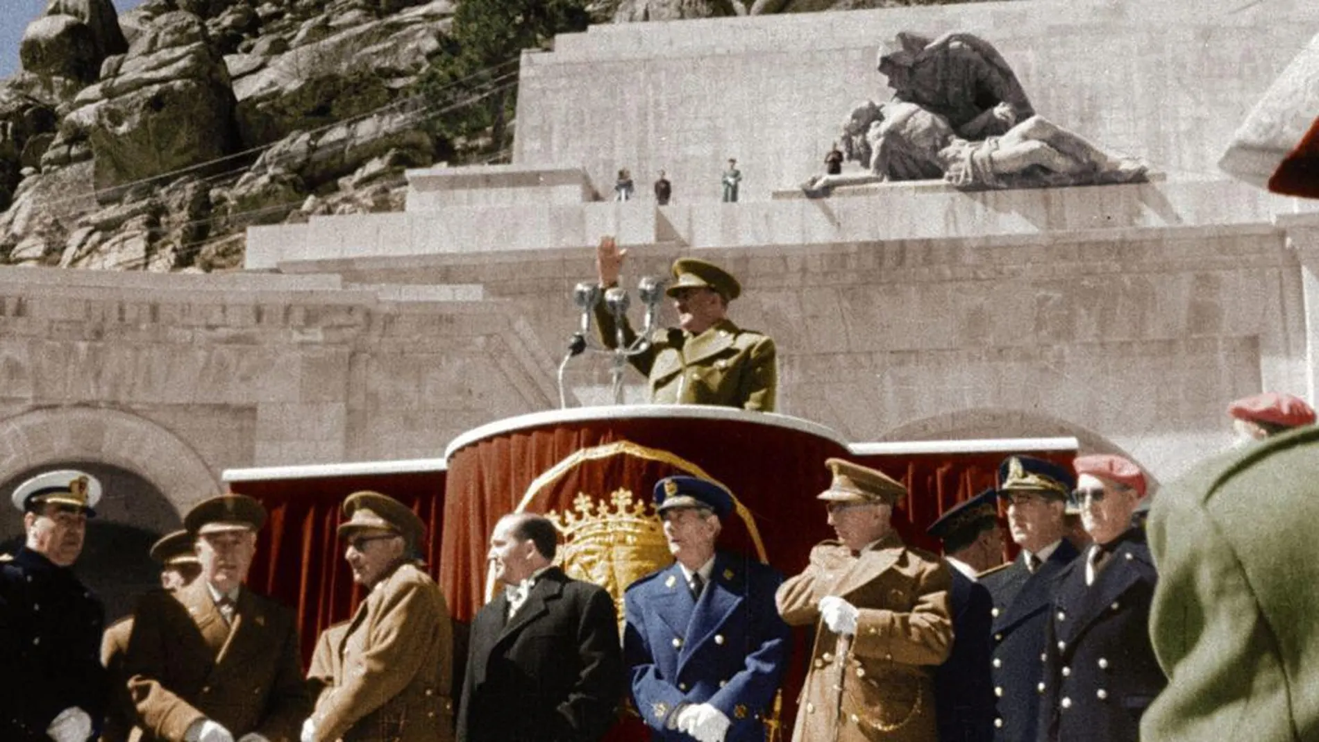 Franco, en un acto en el Valle de los Caídos