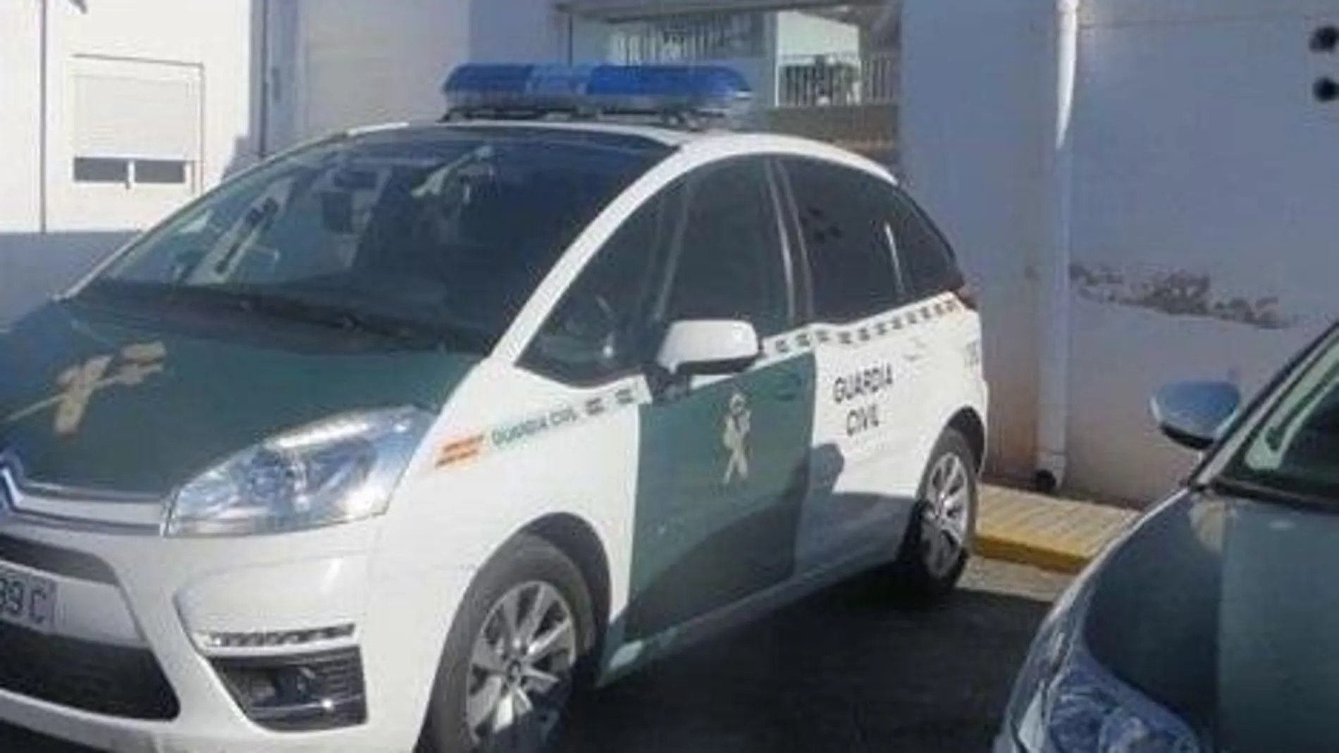 Imagen de archivo de un coche de la Guardia Civil / EP