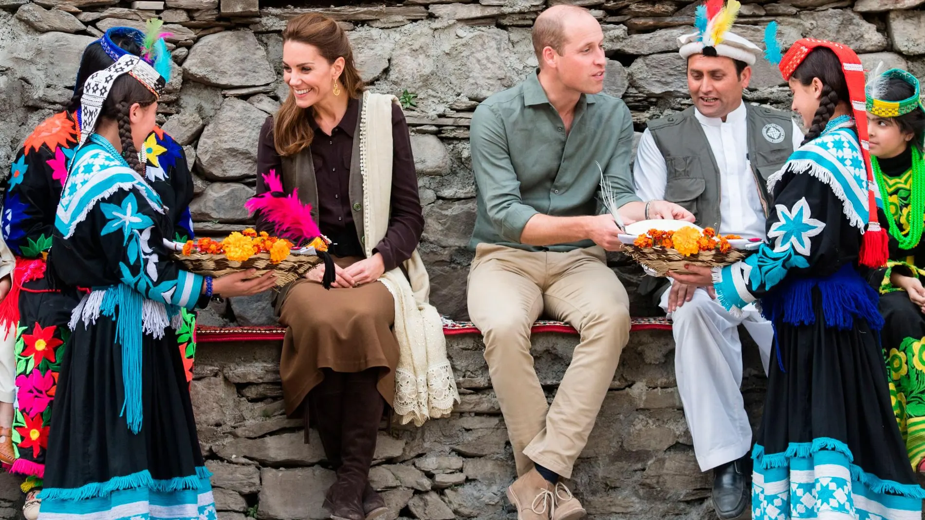 Los duques de Cambridge durante su visita a Chitral