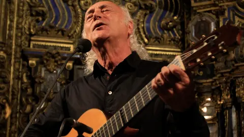 Amancio Prada, durante un recital / Foto: Manuel Olmedo