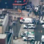 Varios policías resultaron hoy heridos durante un tiroteo en el centro de la ciudad de Filadelfia