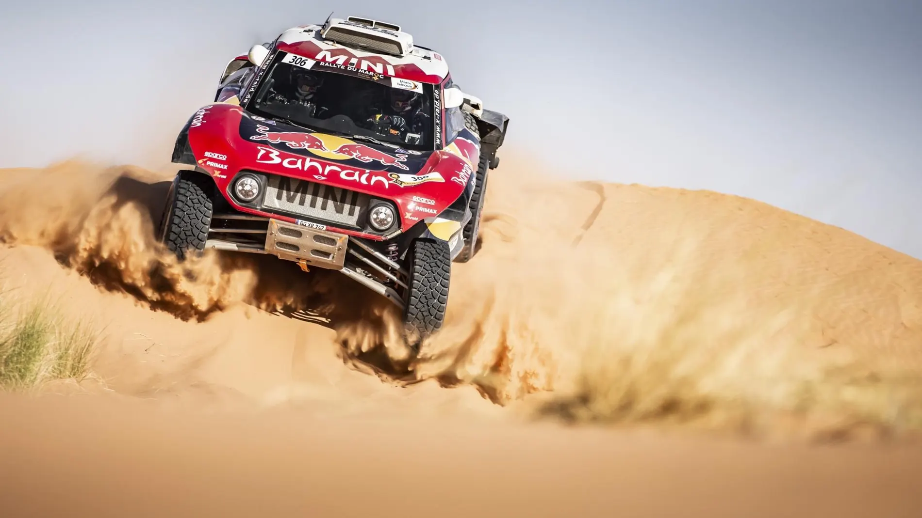 Sainz, listo para ganar el Dakar; Alonso continúa su preparación