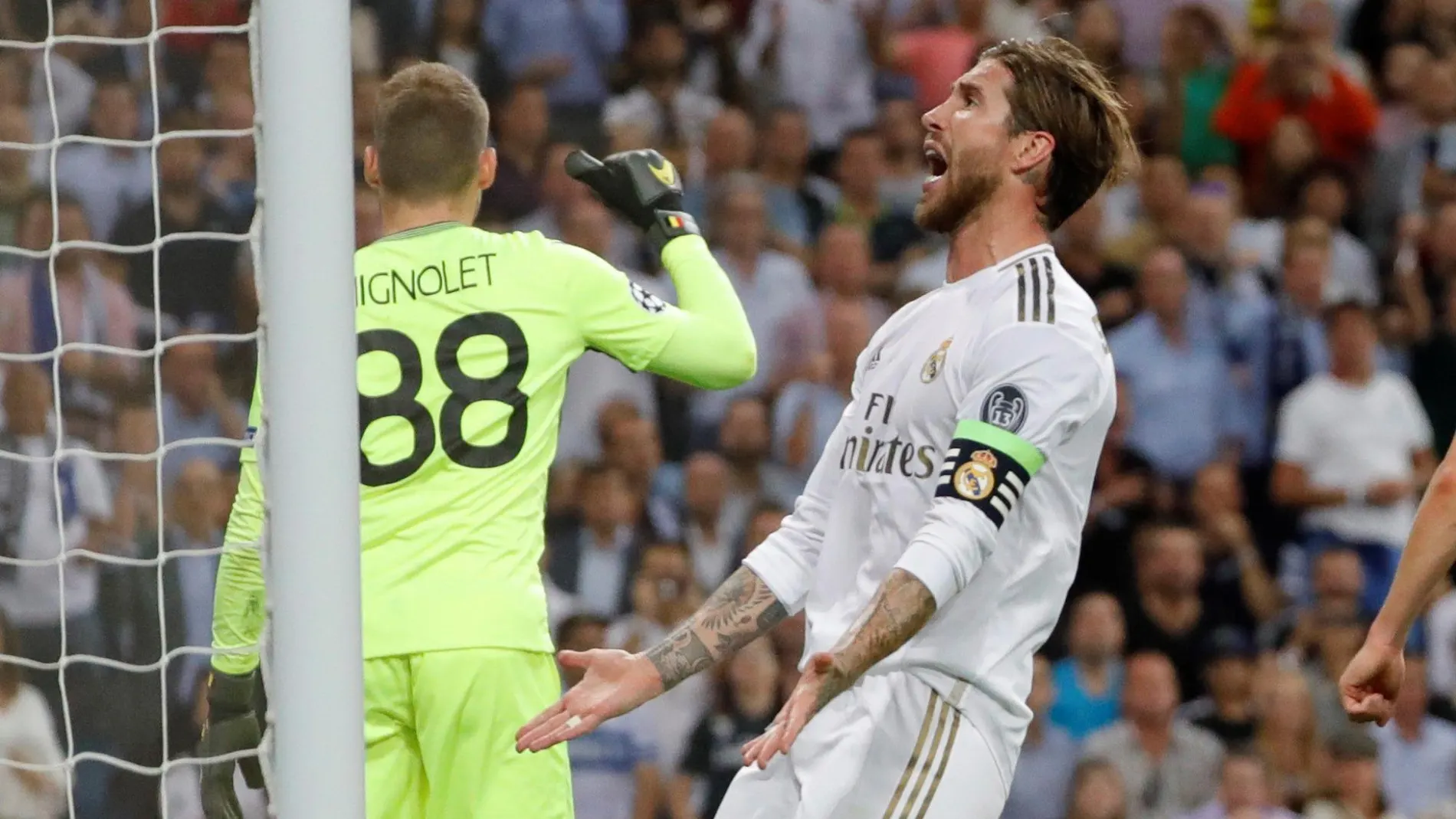 Sergio Ramos se lamenta en el partido con el Brujas